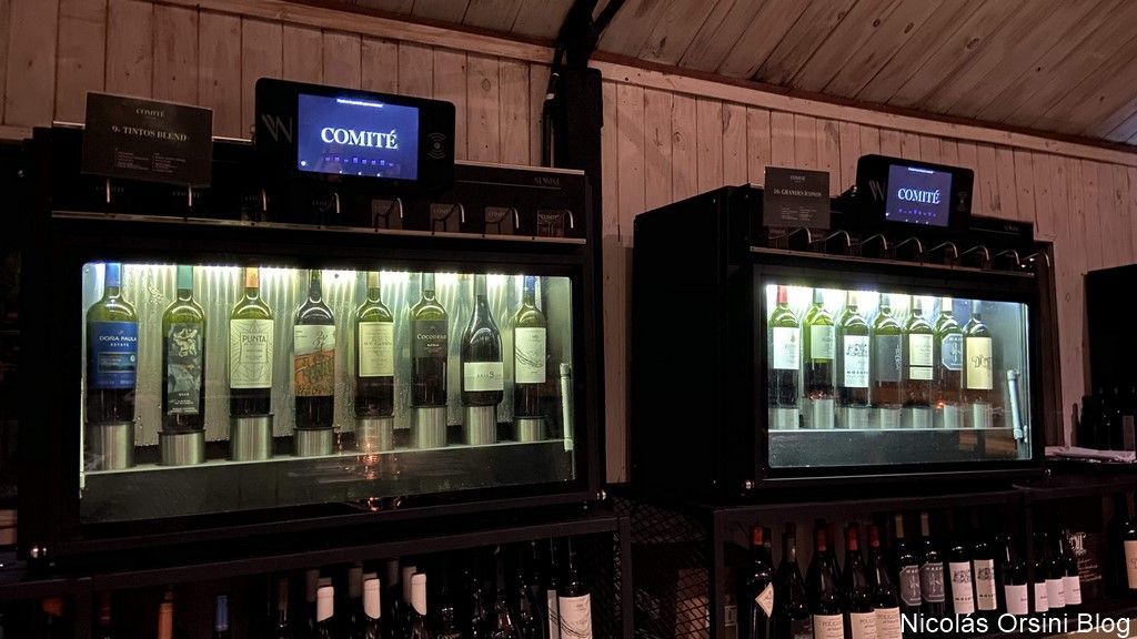 De visita en Comité Wine Bar 4 Las máquinas en Comité Wine Bar